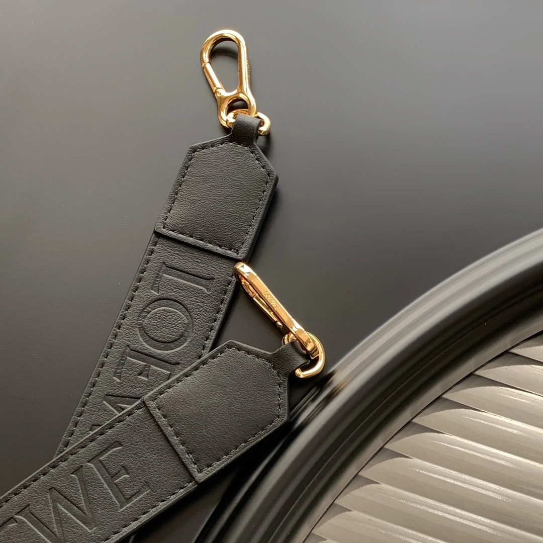 Fashionable Loewe Shoulder Straps 71859