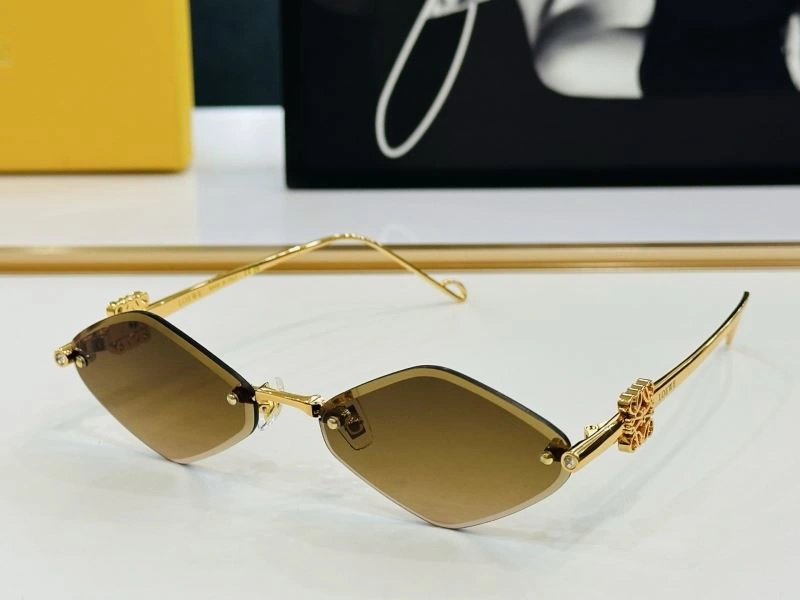 Loewe Sunglasses Versatile 280333