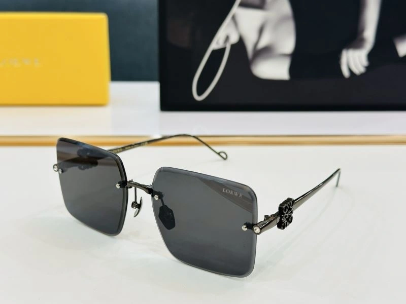 Fashionable Loewe Sunglasses 280334