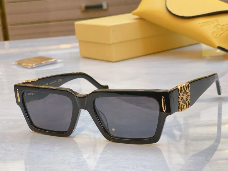 Fashionable Loewe Sunglasses 280320