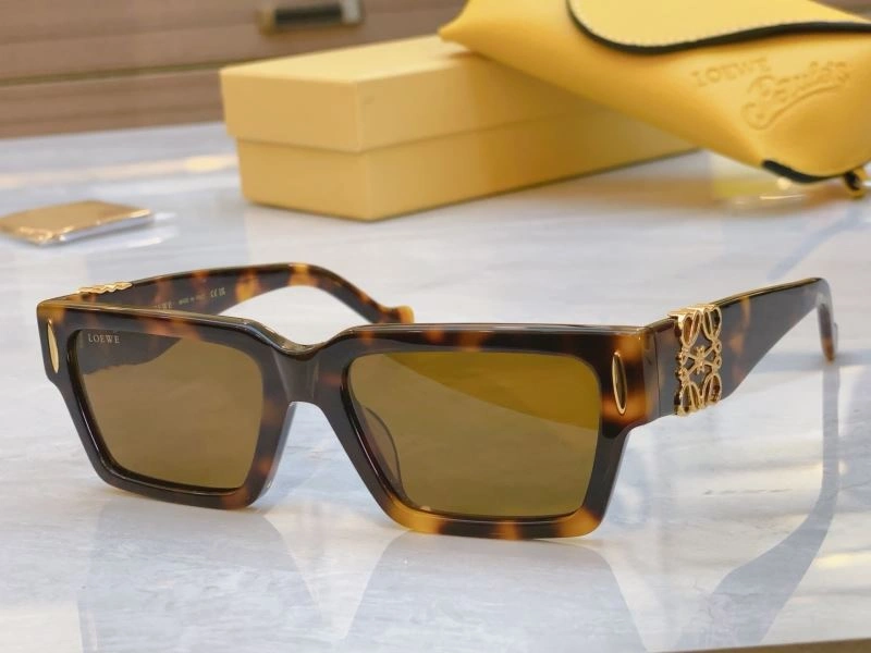 Fashionable Loewe Sunglasses 280320