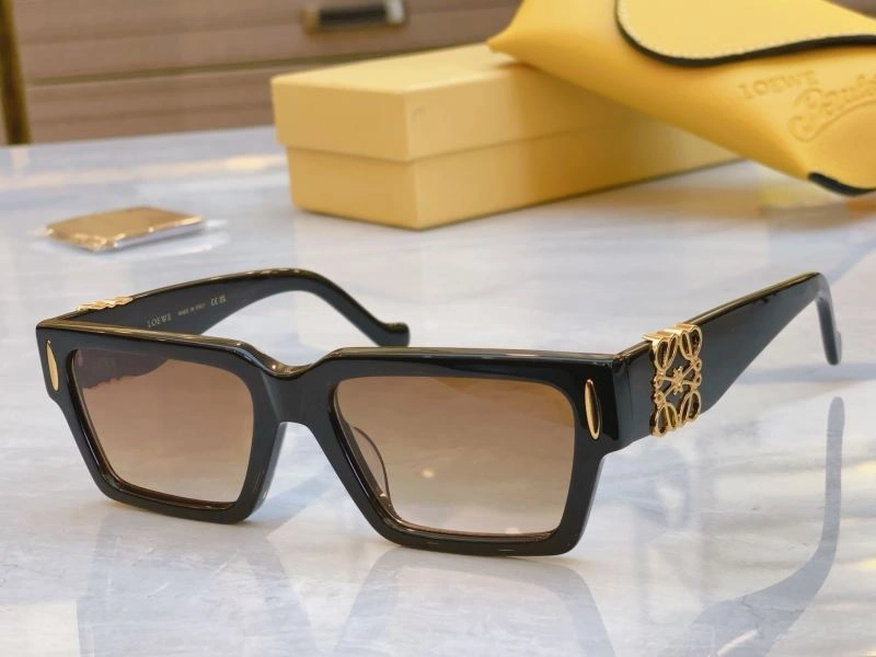 Fashionable Loewe Sunglasses 280320
