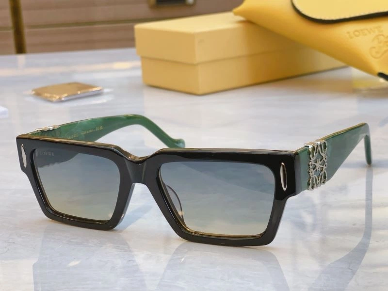 Fashionable Loewe Sunglasses 280320