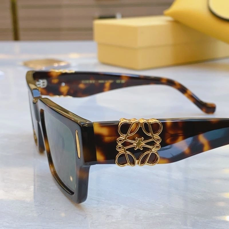 Fashionable Loewe Sunglasses 280320