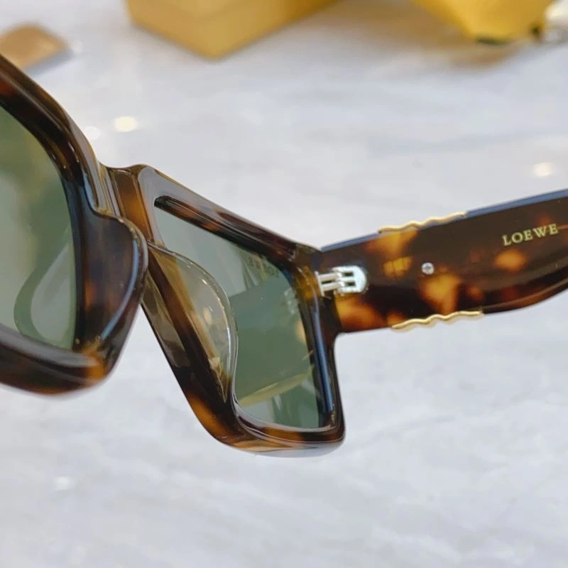 Fashionable Loewe Sunglasses 280320