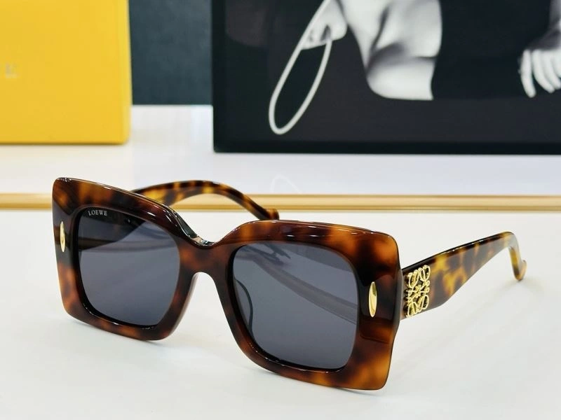 Refined Loewe Sunglasses 280318