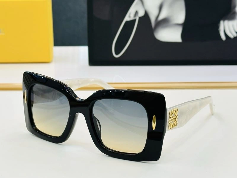 Refined Loewe Sunglasses 280318