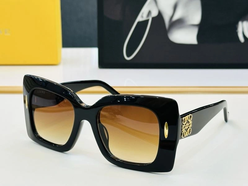 Refined Loewe Sunglasses 280318