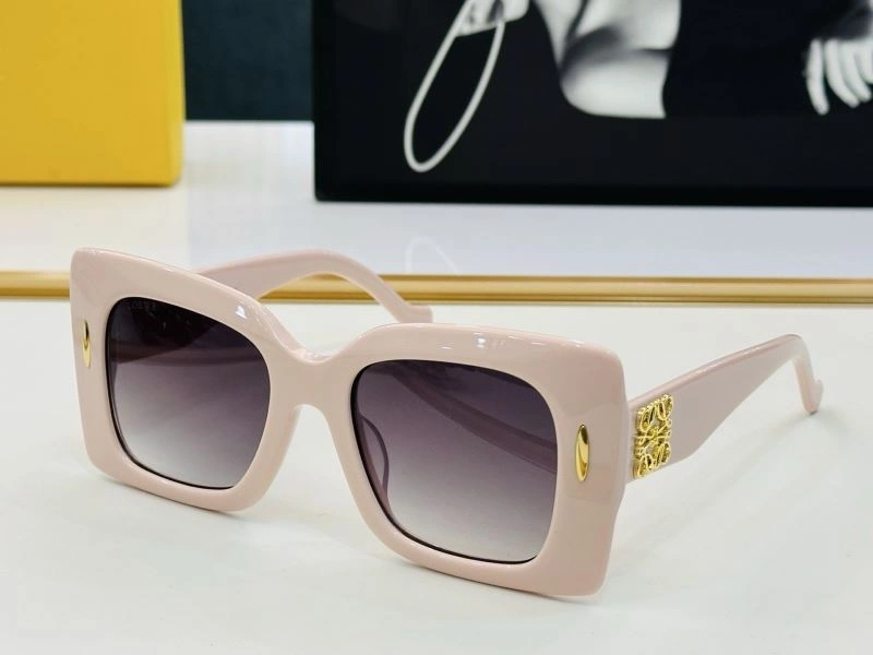 Refined Loewe Sunglasses 280318