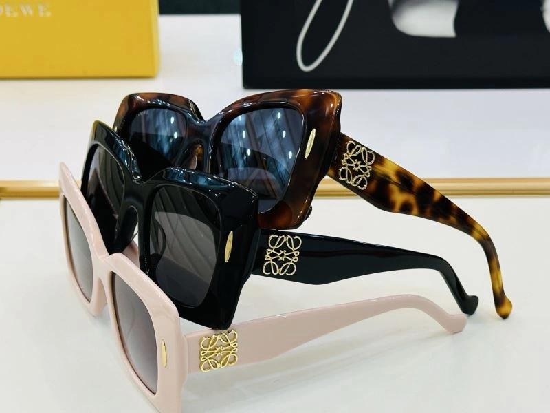 Refined Loewe Sunglasses 280318