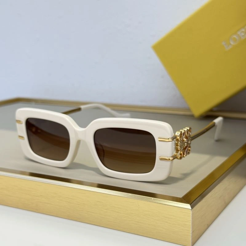 Refined Loewe Sunglasses 280390