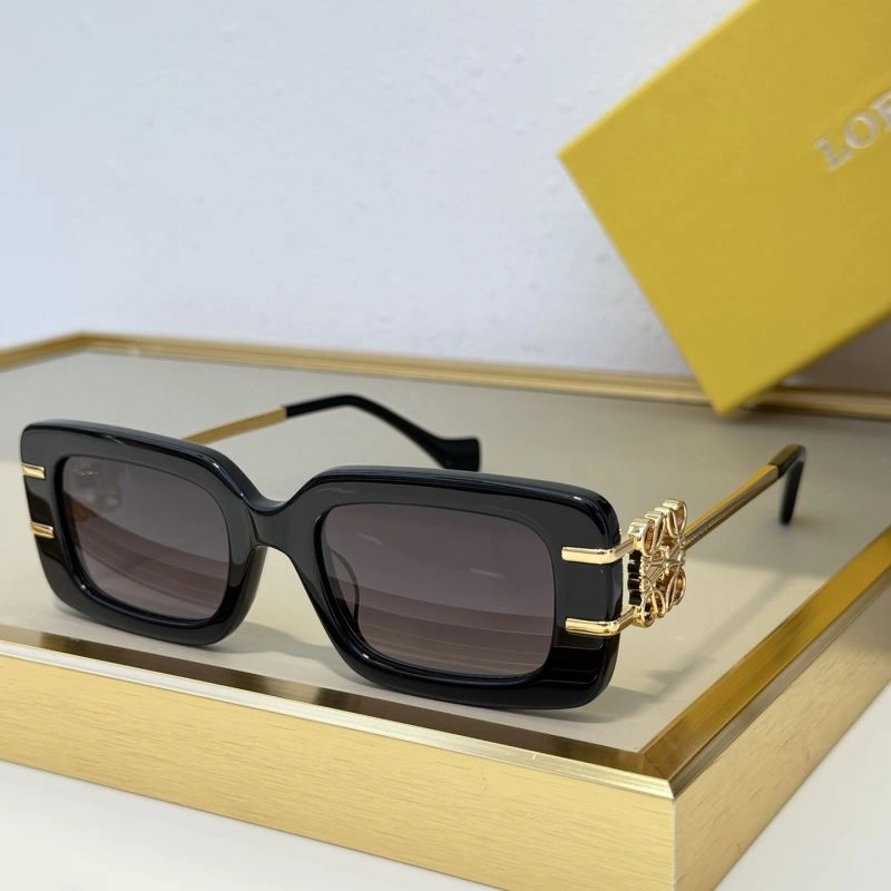 Refined Loewe Sunglasses 280390