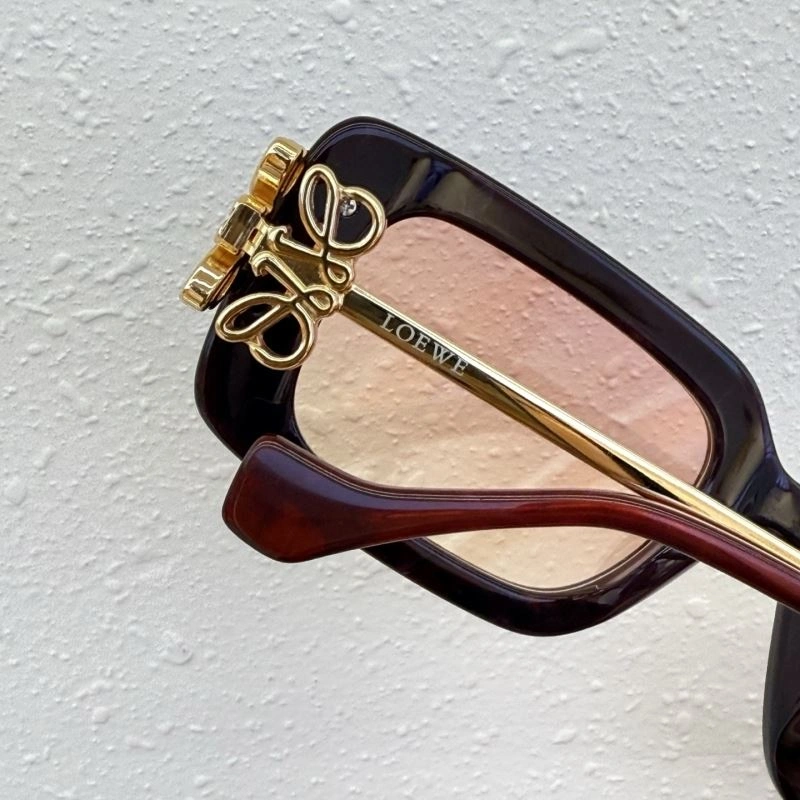 Refined Loewe Sunglasses 280390