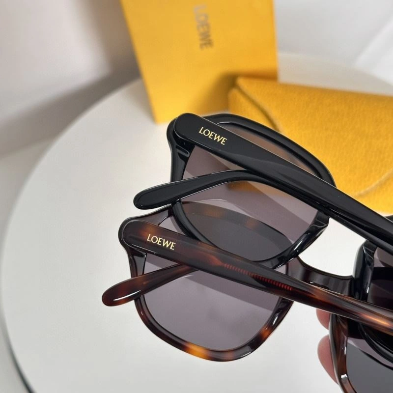 Unisex Loewe Sunglasses 280359