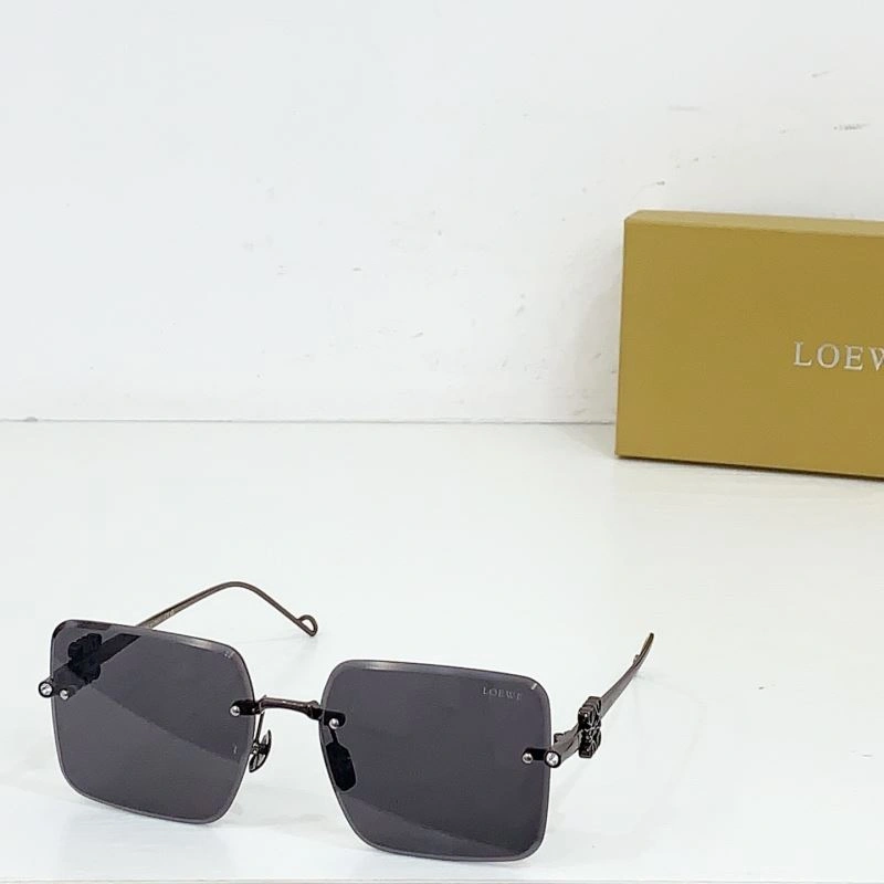 Sporty Loewe Sunglasses 280346