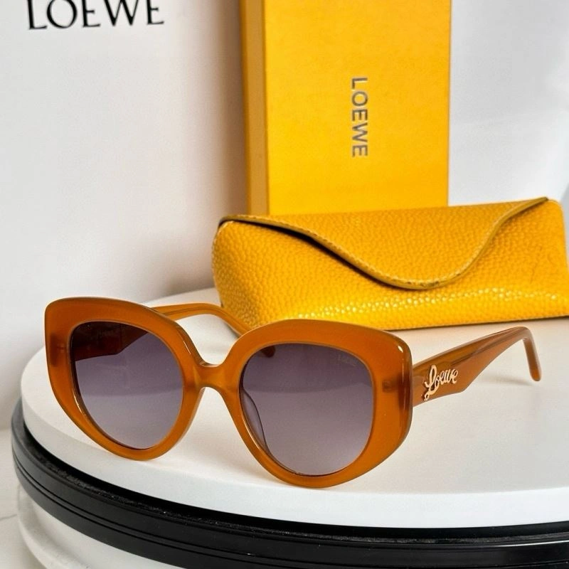 Loewe Sunglasses Versatile 280344