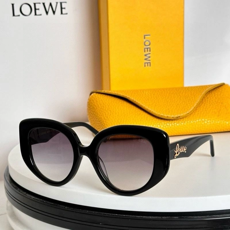 Loewe Sunglasses Versatile 280344