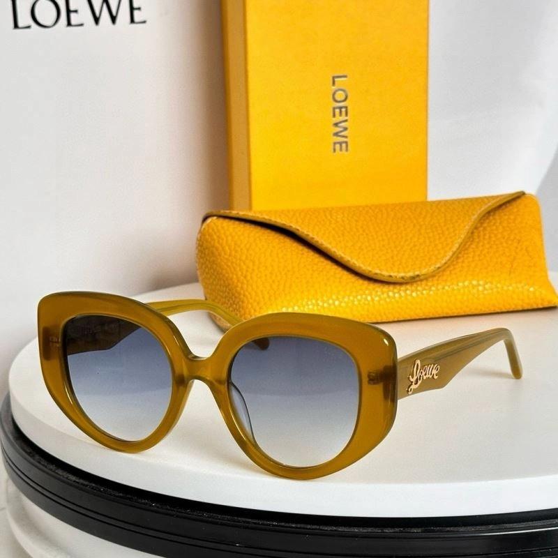 Loewe Sunglasses Versatile 280344