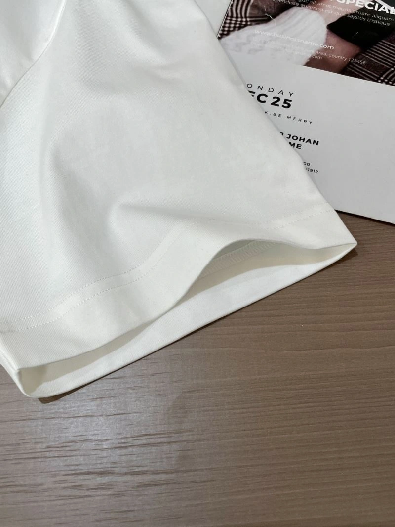 UrbanChic Loewe T-Shirts 160366