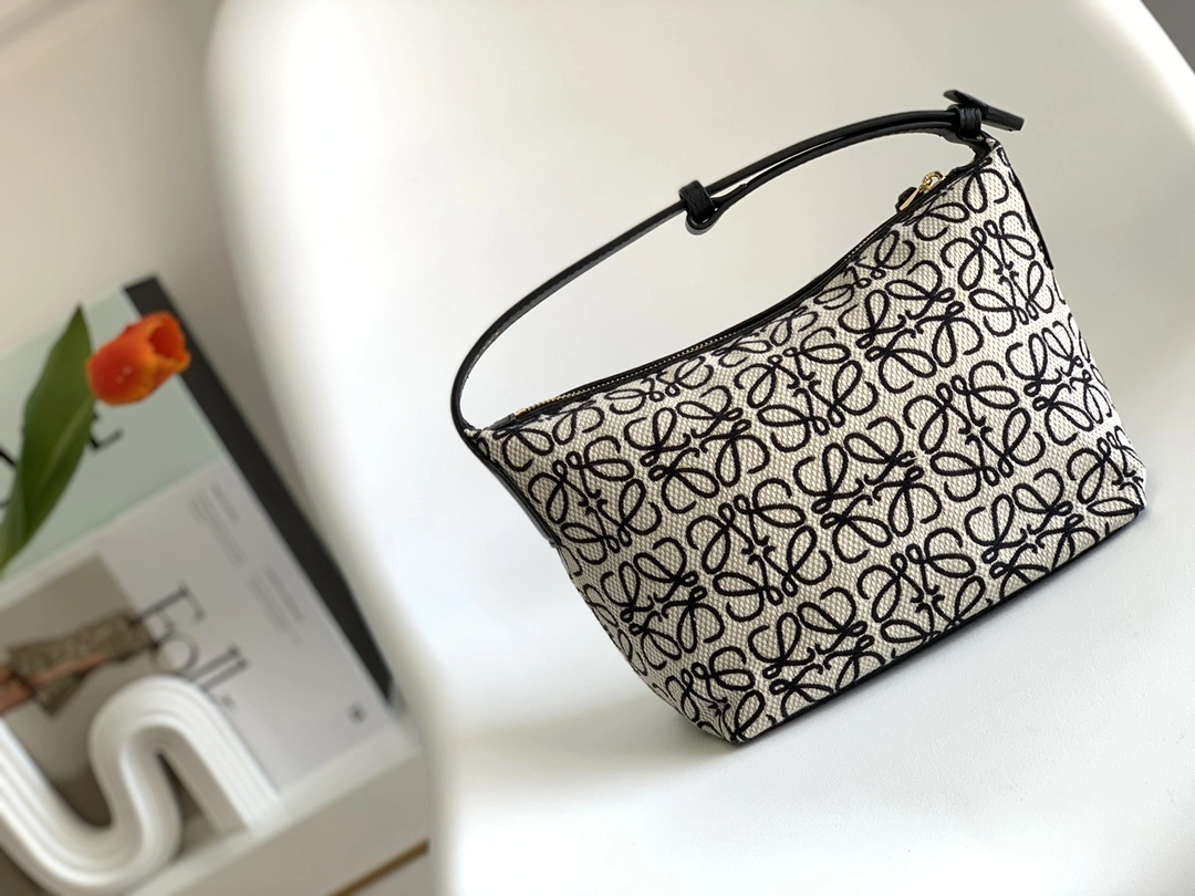 Loewe Top Handle Bags Minimalist 67122