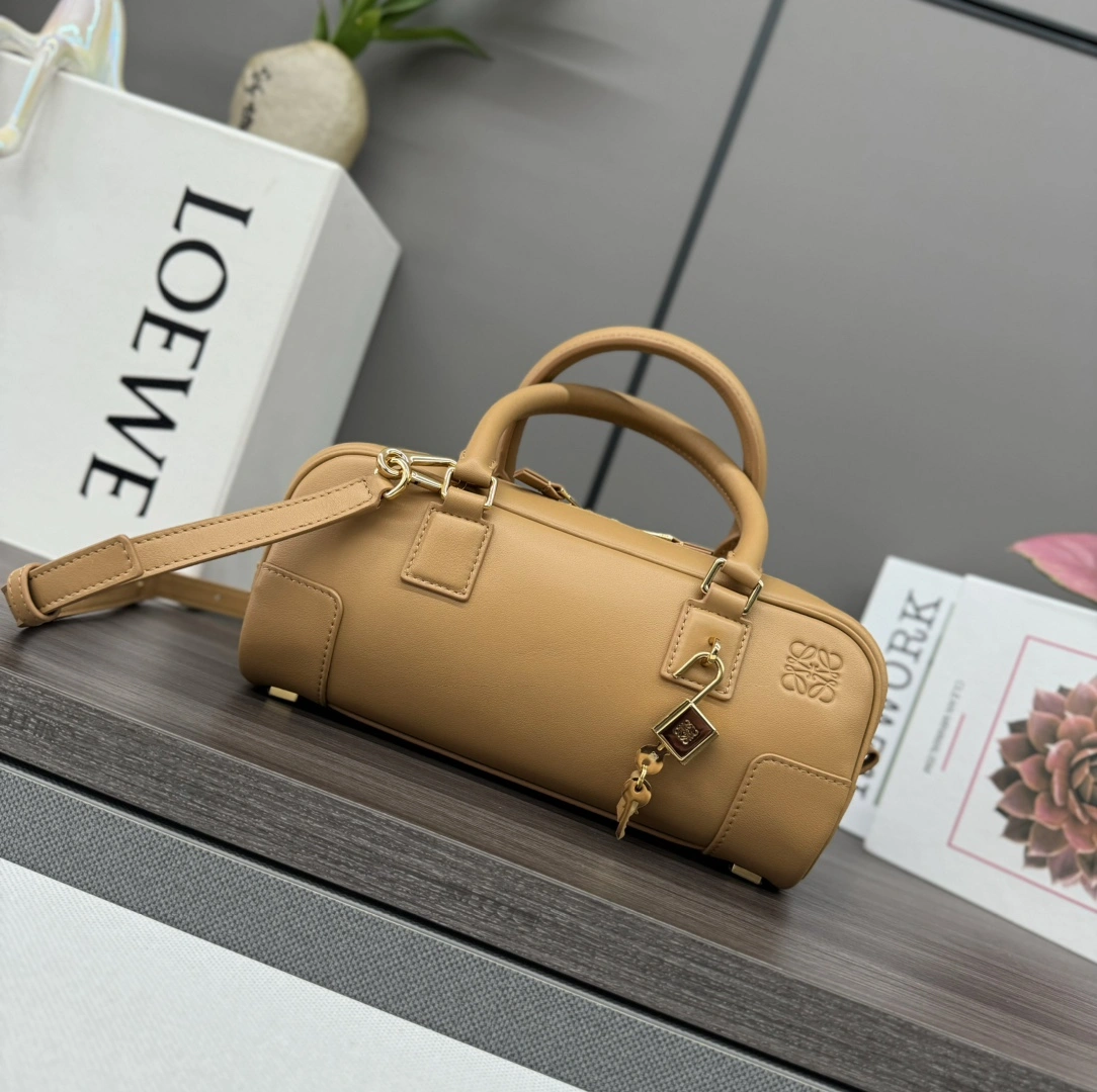 Supportive Loewe Top Handle Bags 67176