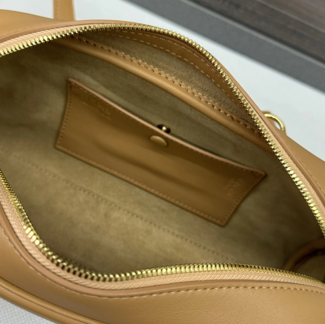 Supportive Loewe Top Handle Bags 67176