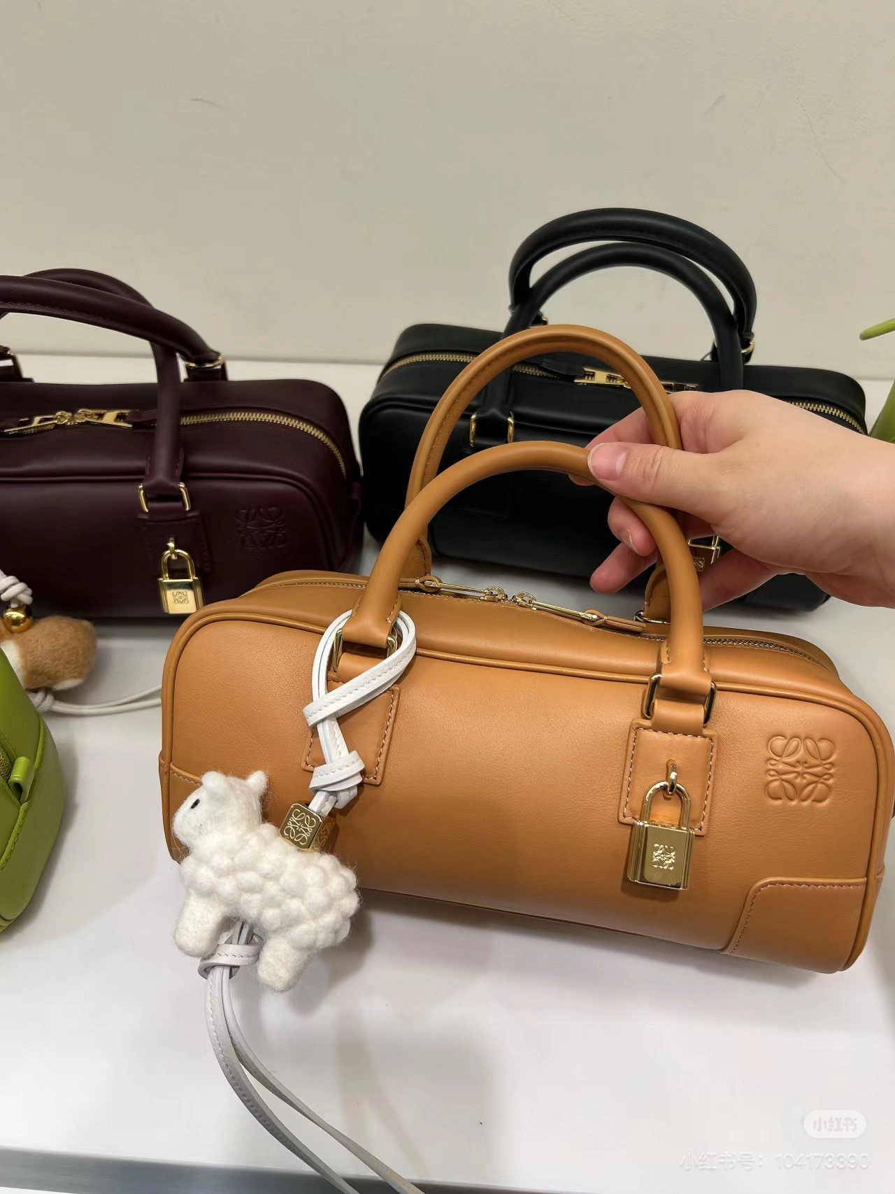 Supportive Loewe Top Handle Bags 67176