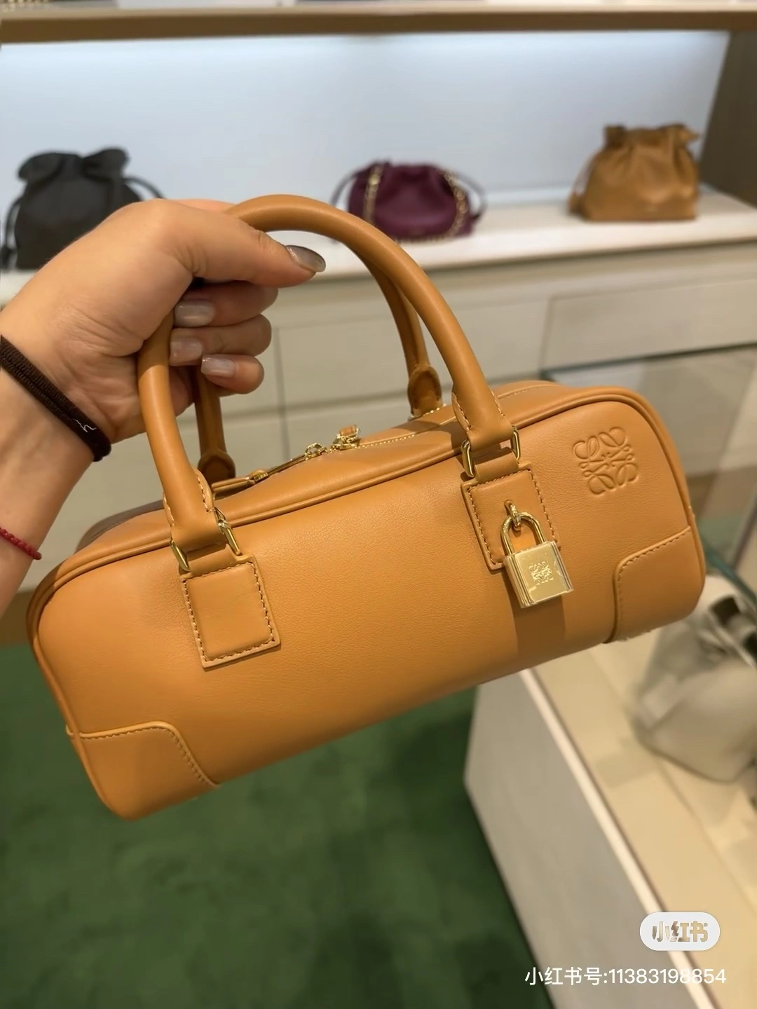 Supportive Loewe Top Handle Bags 67176