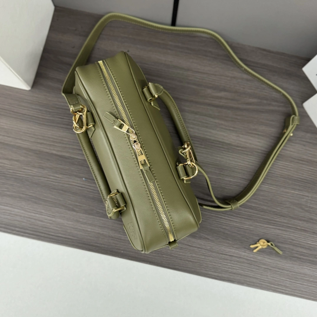 Loewe Top Handle Bags Breathable 67169