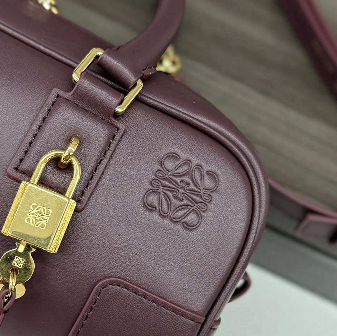 Loewe Top Handle Bags Trendy 67124