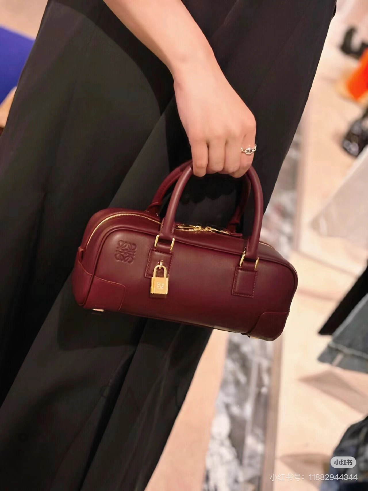 Loewe Top Handle Bags Trendy 67124
