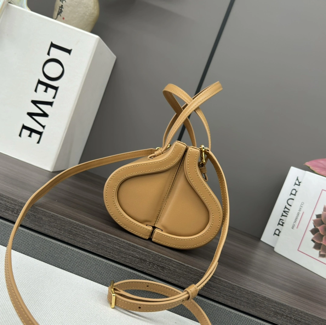 SmoothTexture Loewe Top Handle Bags 67192
