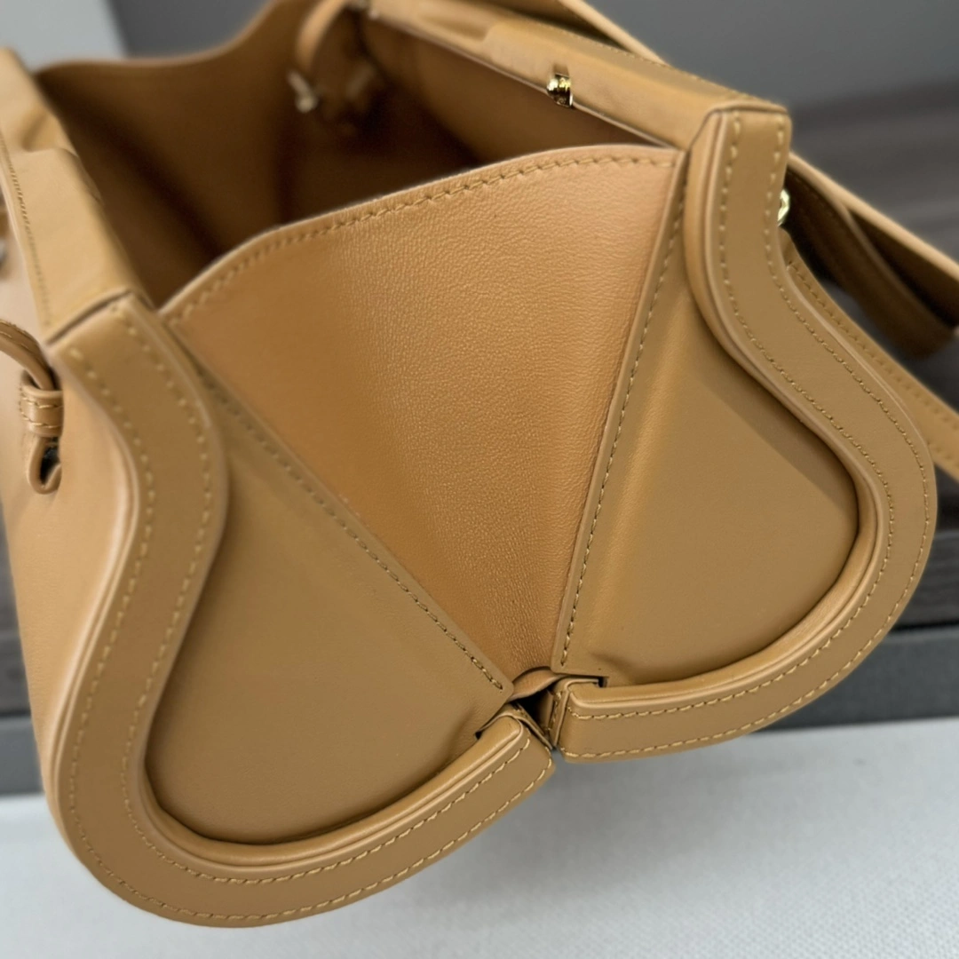 SmoothTexture Loewe Top Handle Bags 67192