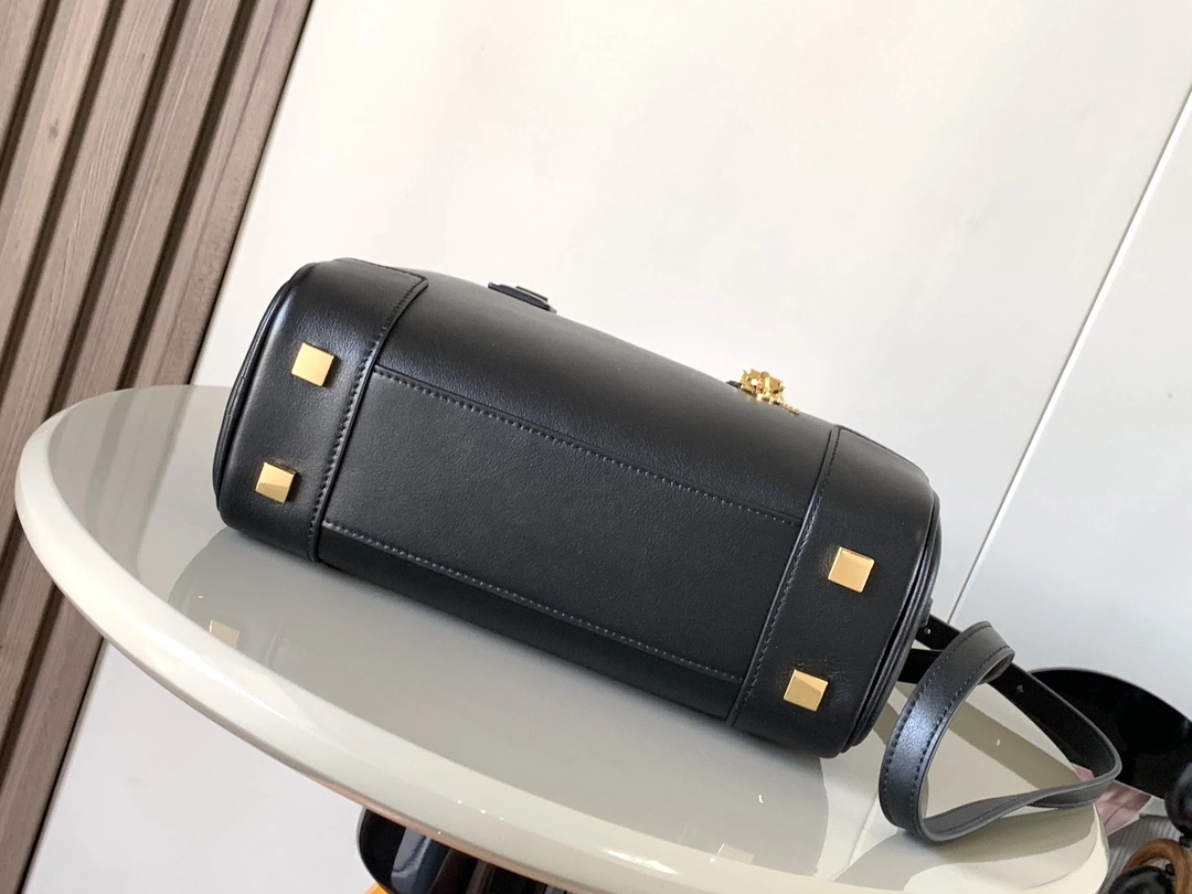 StreetReady Loewe Top Handle Bags 71845