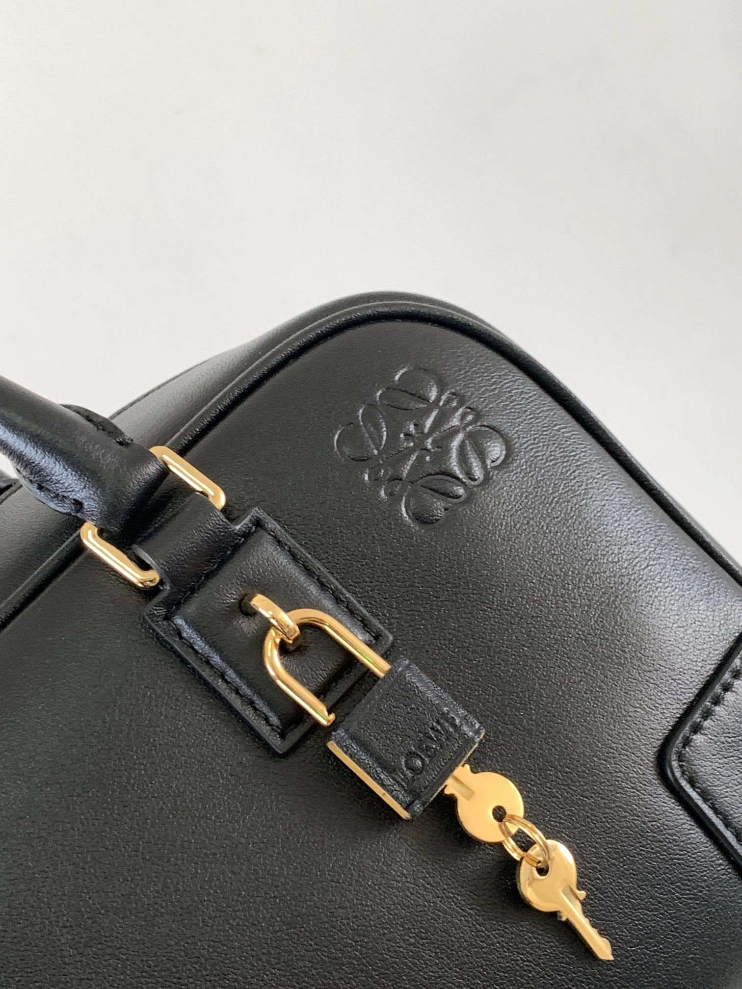 StreetReady Loewe Top Handle Bags 71845