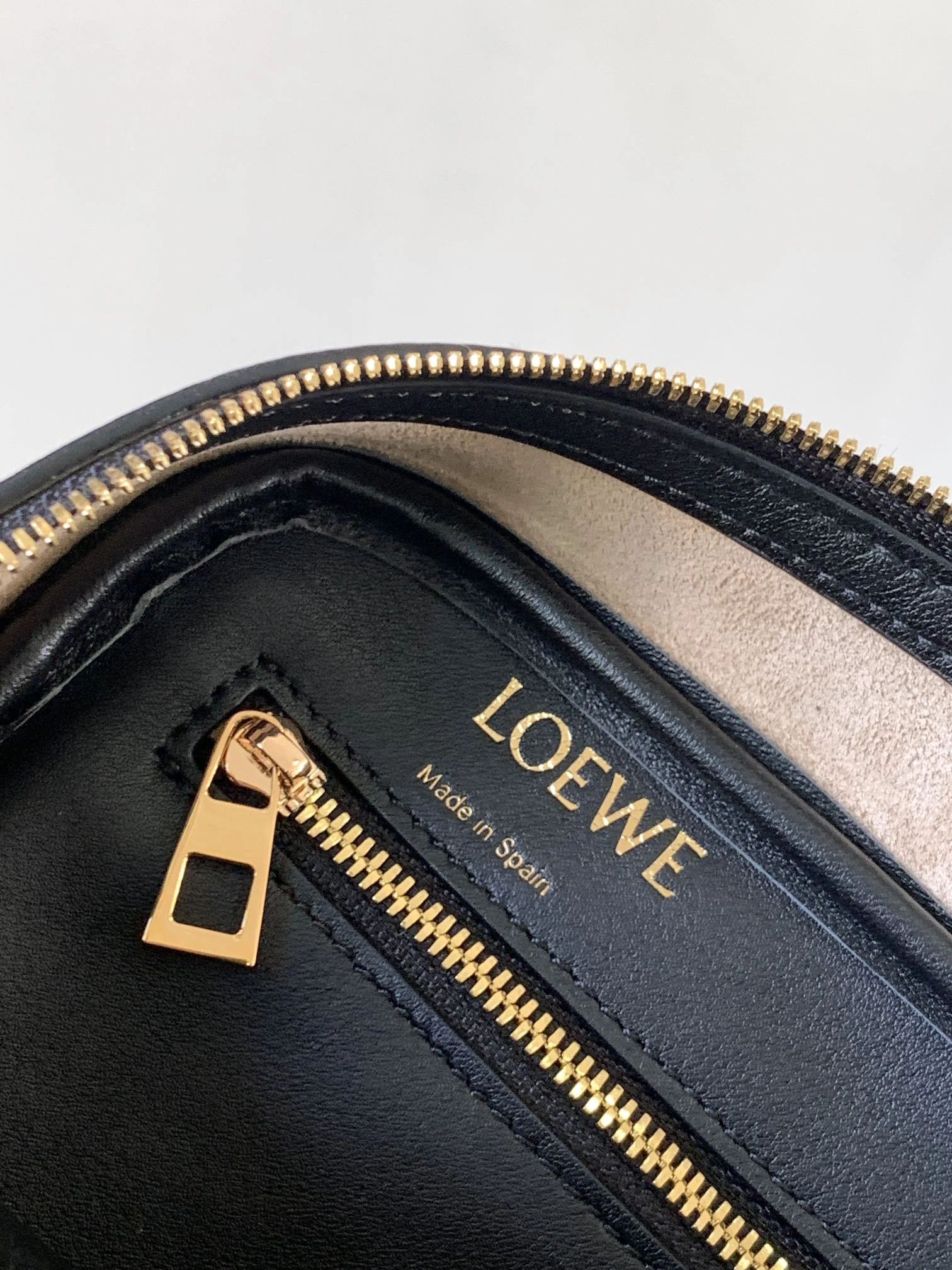 StreetReady Loewe Top Handle Bags 71845