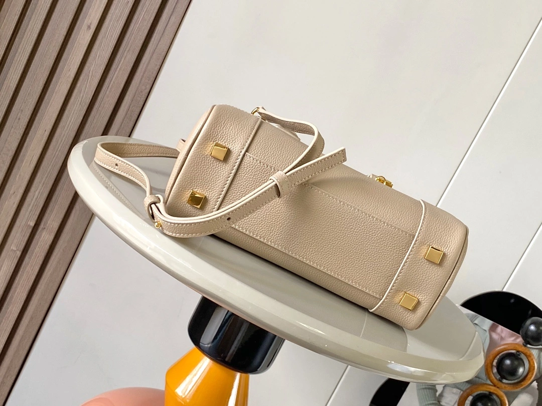 TimelessDesign Loewe Top Handle Bags 71851
