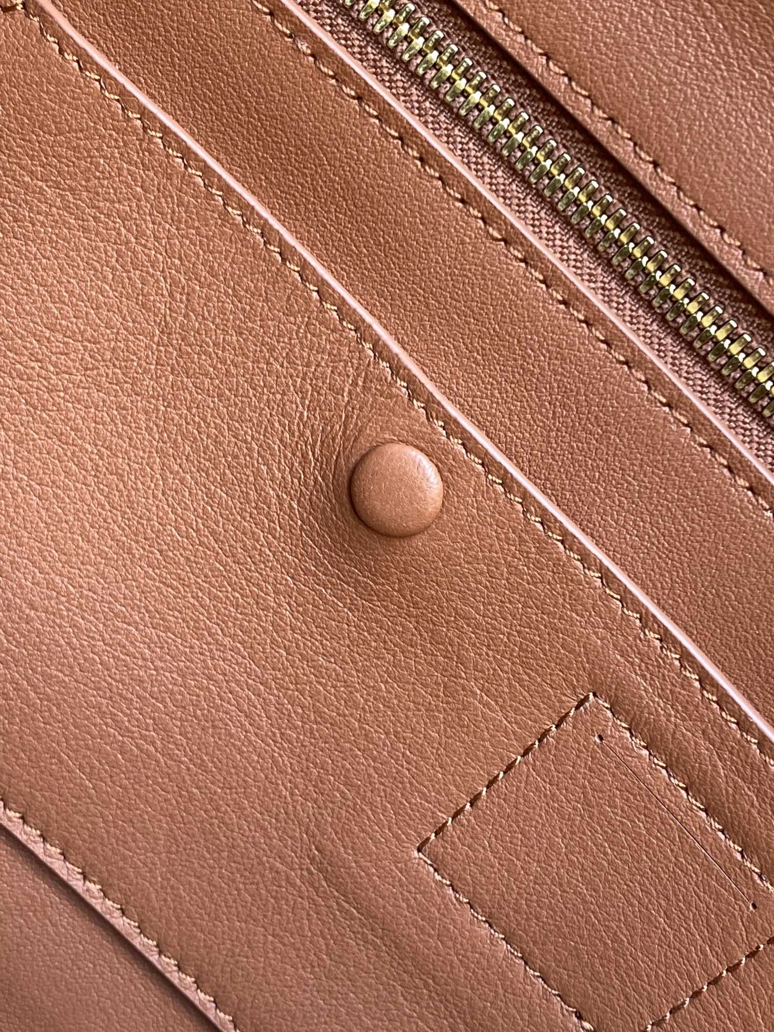 UrbanStyle Loewe Top Handle Bags 71835