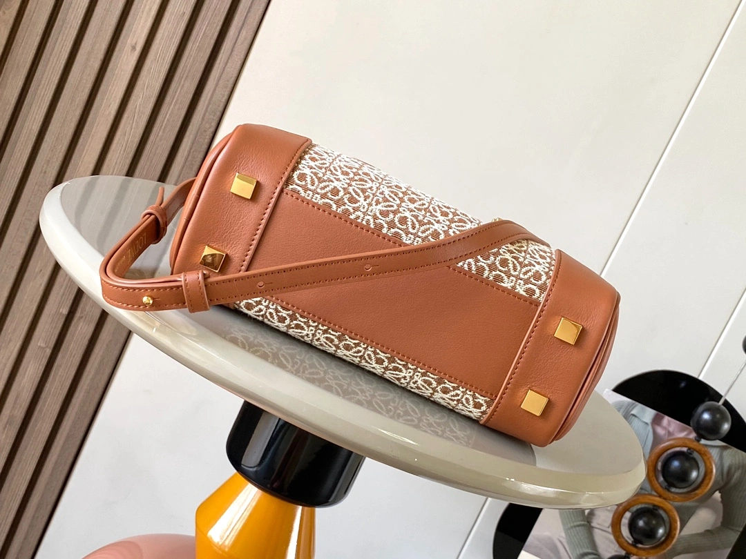 Tailored Loewe Top Handle Bags 71848