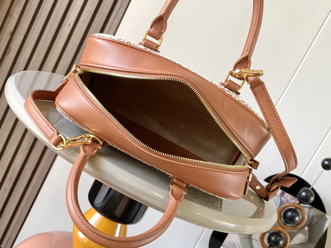Tailored Loewe Top Handle Bags 71848