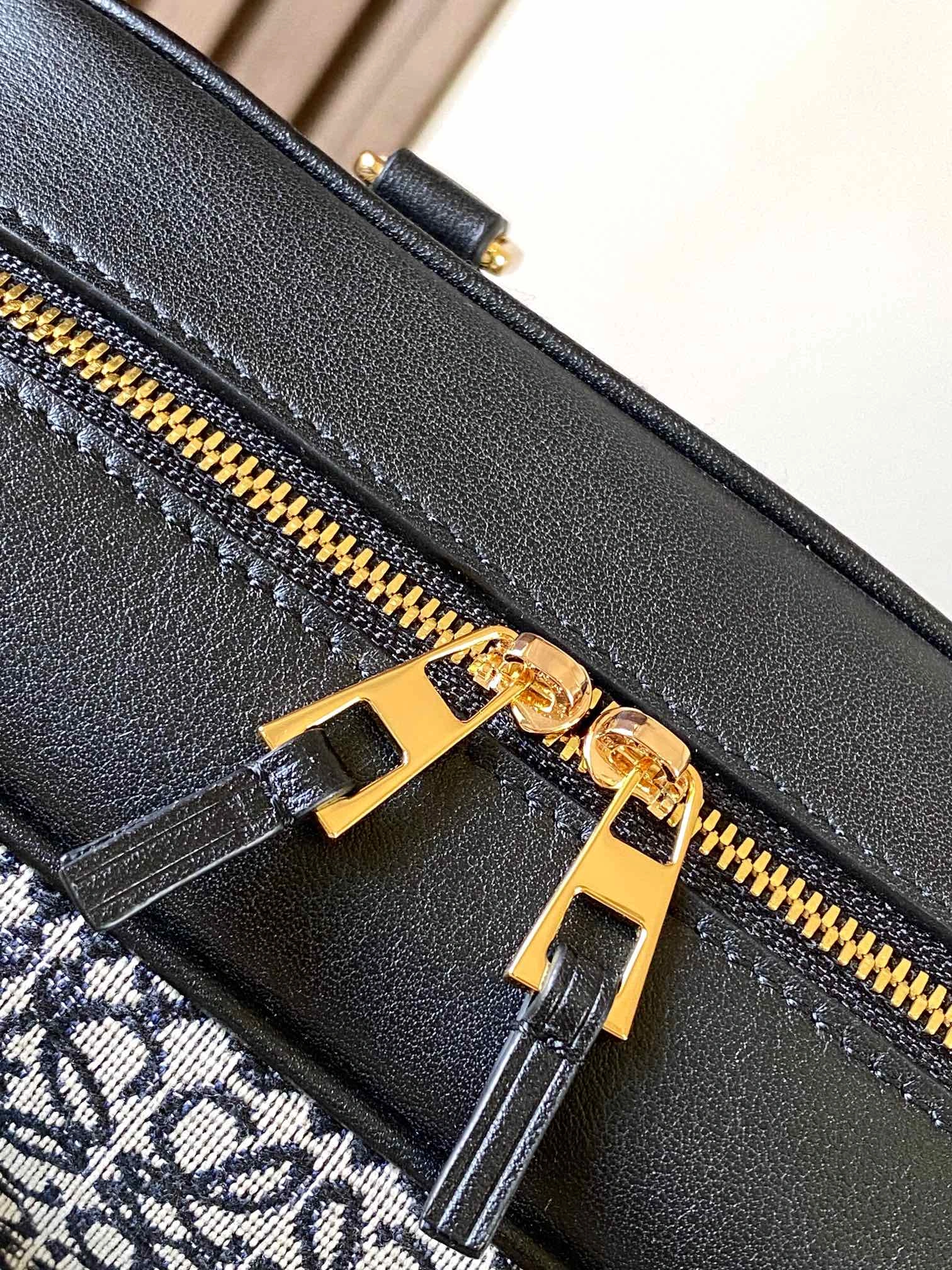 TravelReady Loewe Top Handle Bags 71849