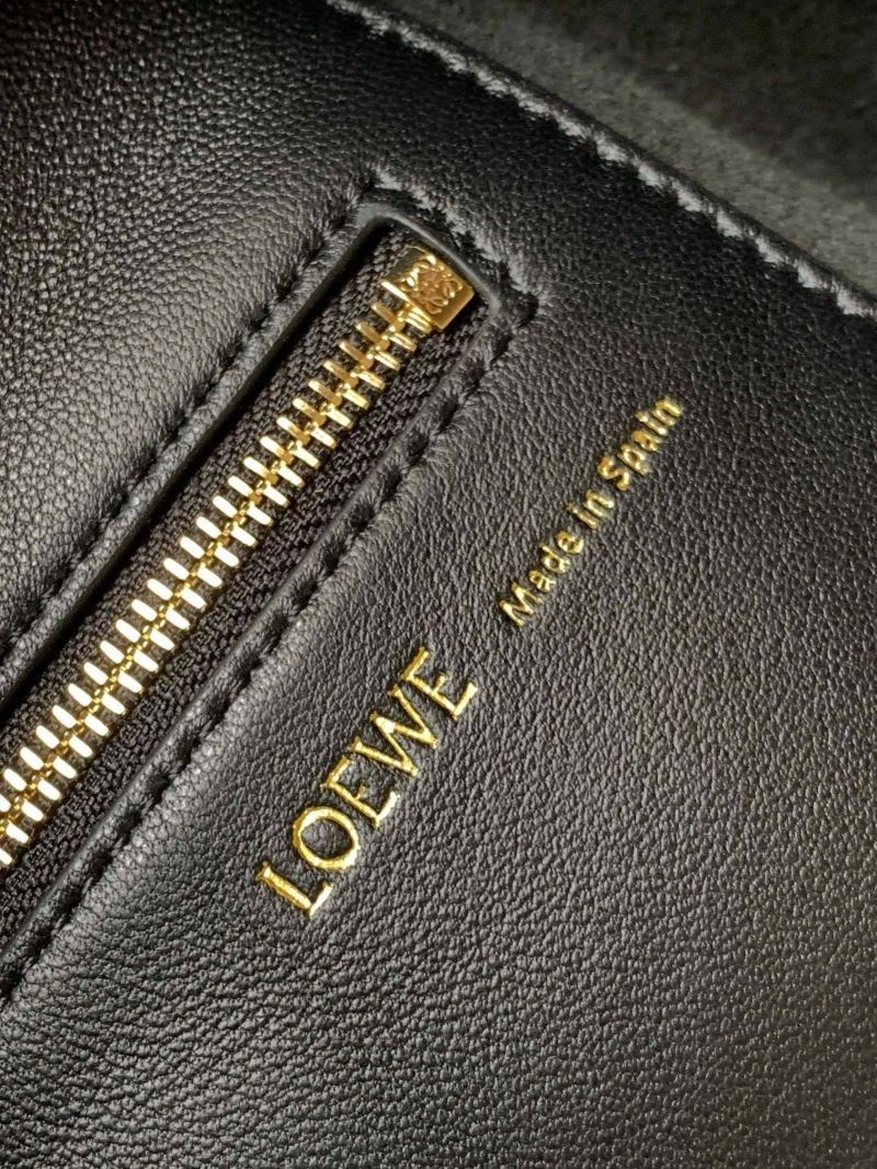 Trendsetting Loewe Top Handle Bags 61121