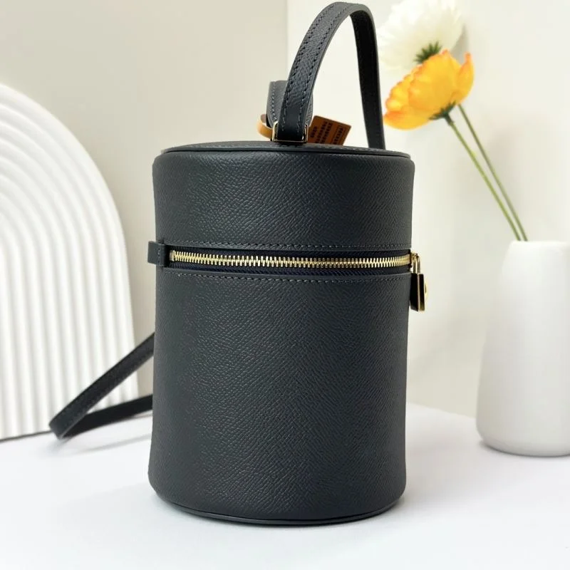 Flexible Loro Piana Bucket Bags 44484
