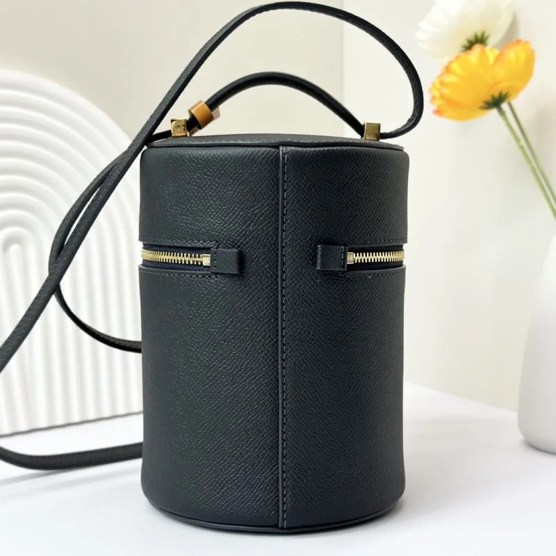 Flexible Loro Piana Bucket Bags 44484