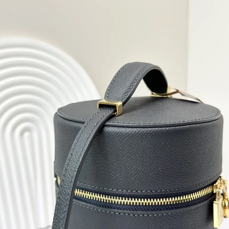 Flexible Loro Piana Bucket Bags 44484