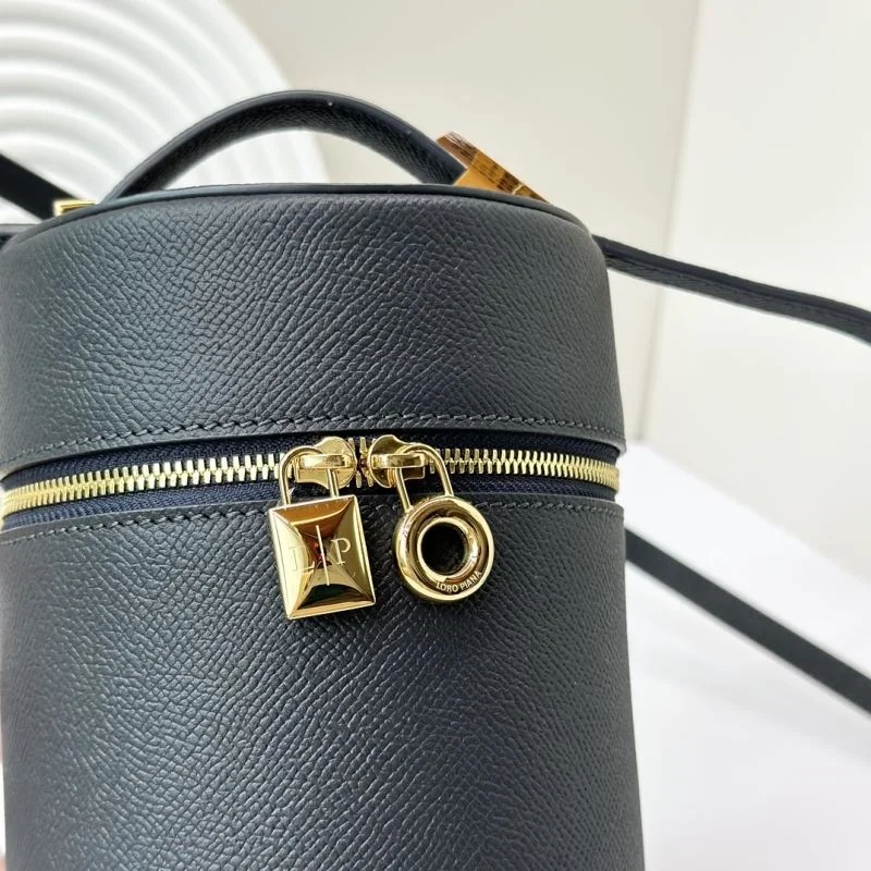 Flexible Loro Piana Bucket Bags 44484