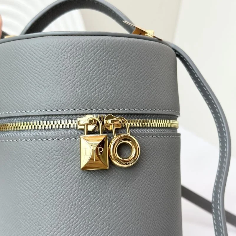 Loro Piana Bucket Bags ComfortFit 44481