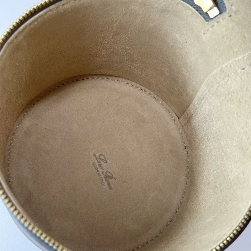 Loro Piana Bucket Bags ComfortFit 44481