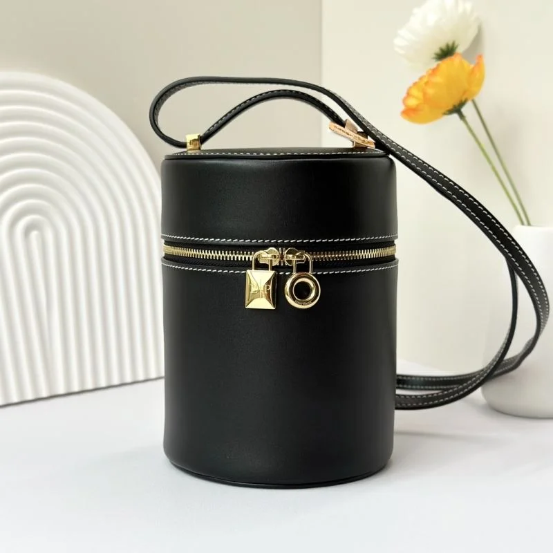 Loro Piana Bucket Bags Elegant 44464