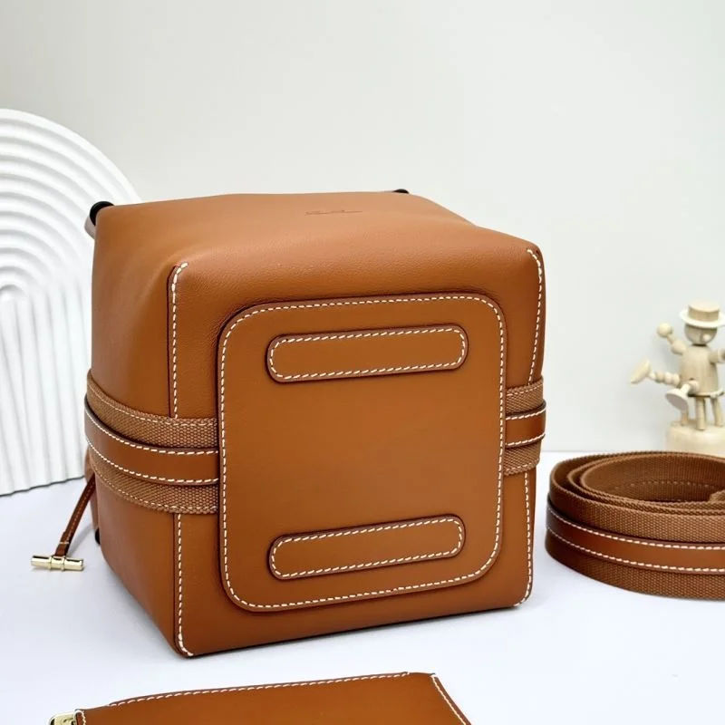 Lightweight Loro Piana Bucket Bags 44357